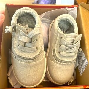 Billy’s short wrap low top in grey size toddler 7 wide. Never worn new in box